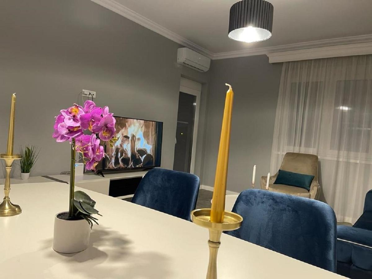 Ama Lux *
